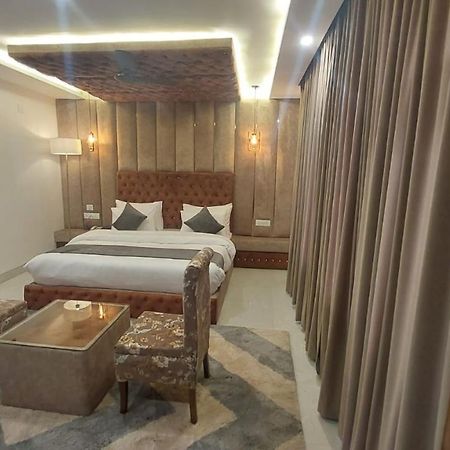 Hotel Sunshine Дармсала Екстер'єр фото