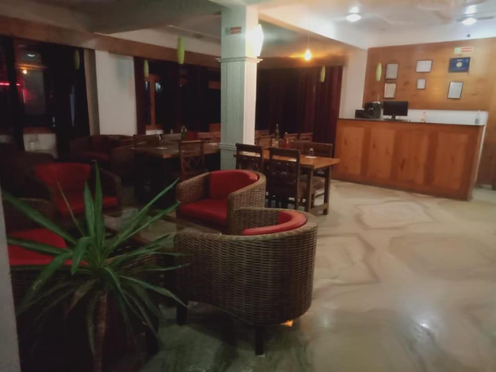 Hotel Sunshine Дармсала Екстер'єр фото