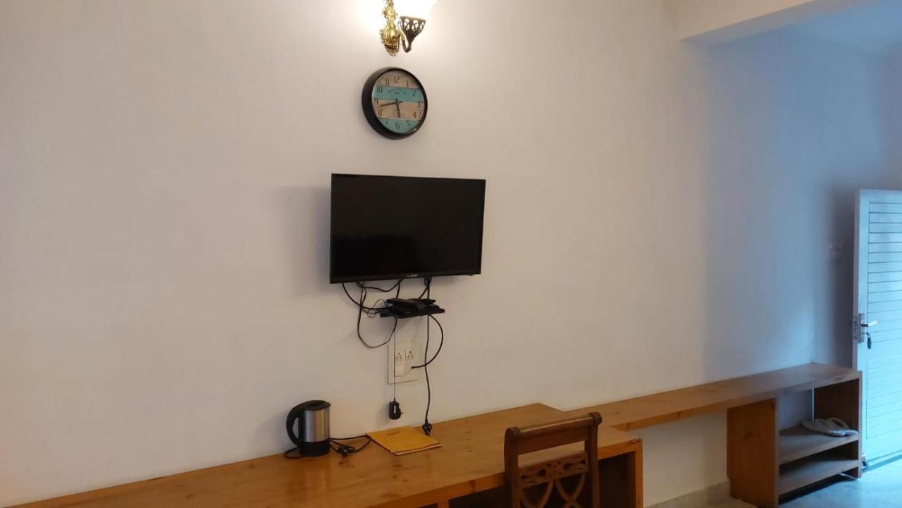 Hotel Sunshine Дармсала Екстер'єр фото