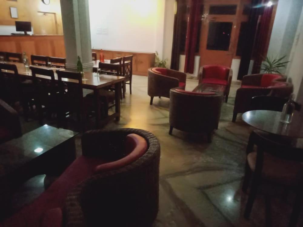 Hotel Sunshine Дармсала Екстер'єр фото
