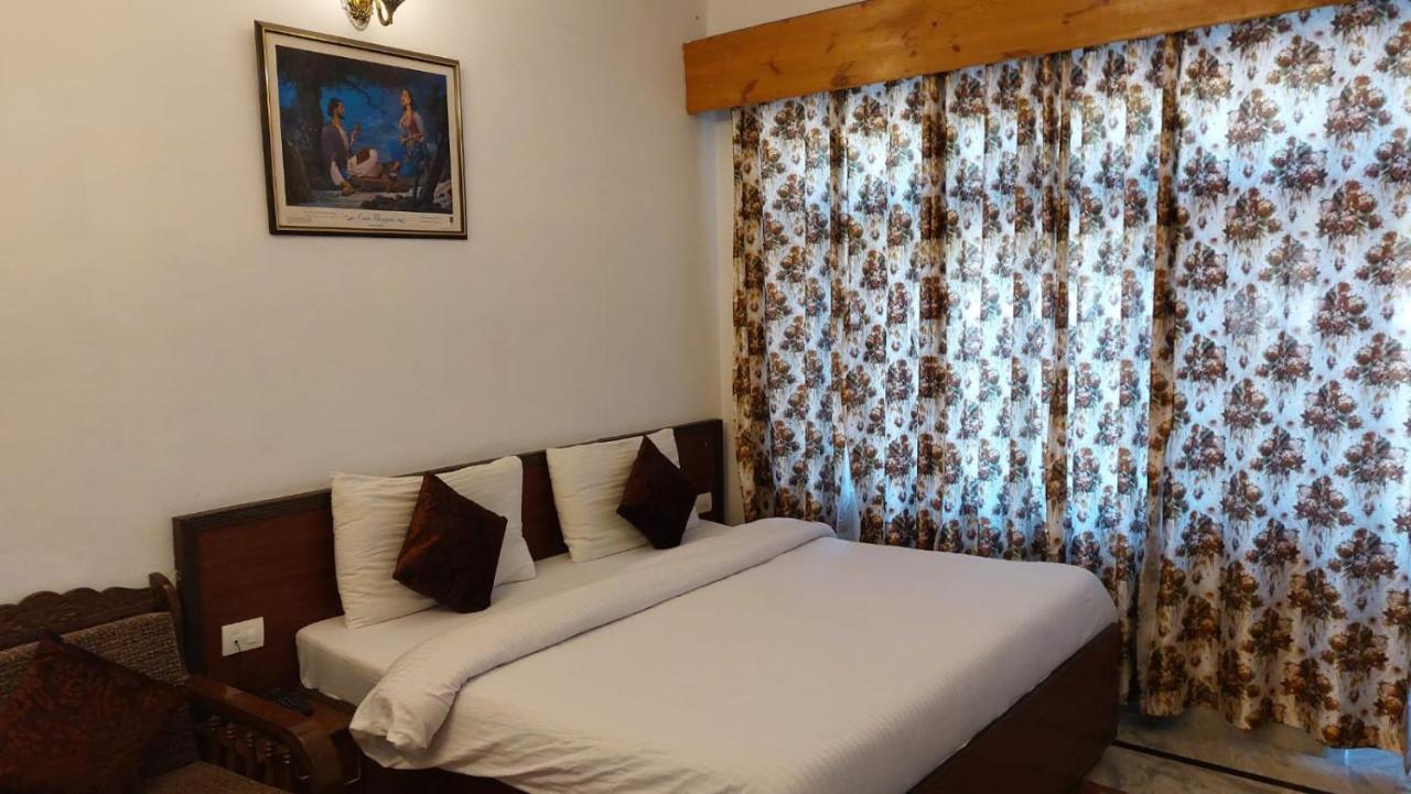 Hotel Sunshine Дармсала Екстер'єр фото